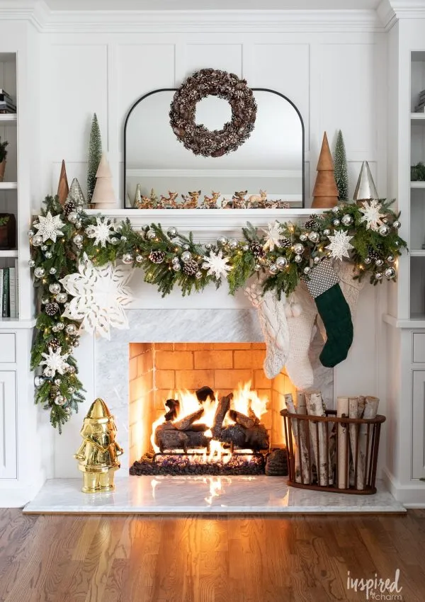 Christmas mantel decorations