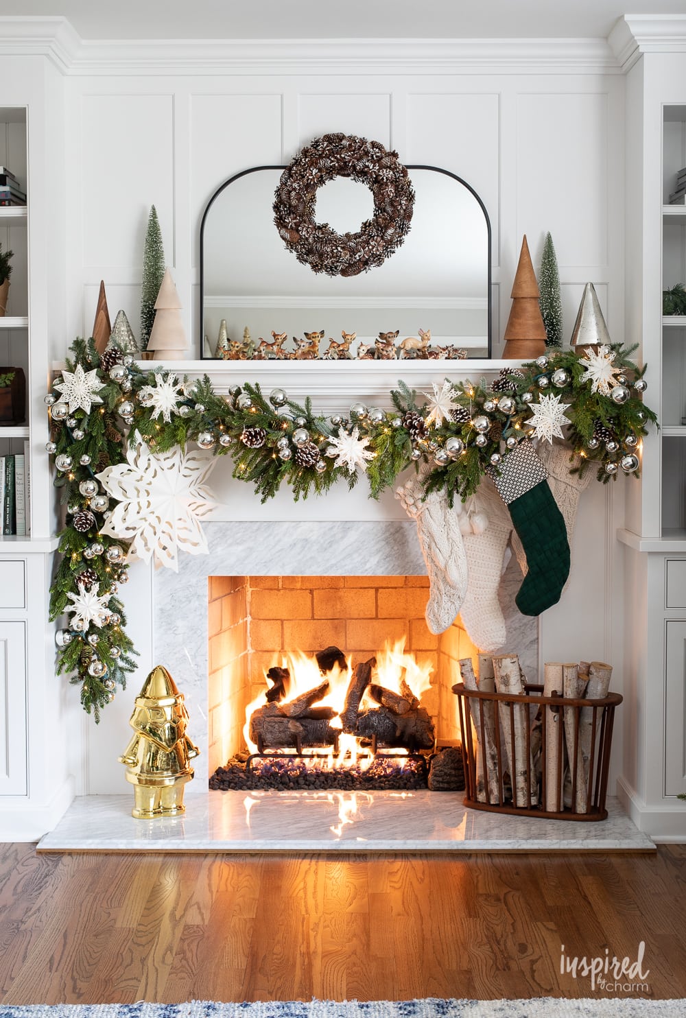 Christmas mantel decorations