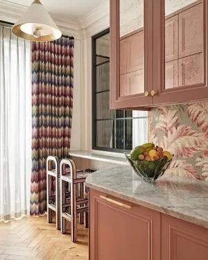 Modern kitchen painted in sulking room pink