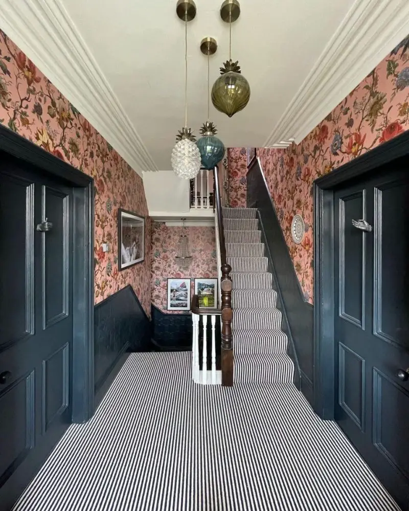How to Use Farrow and Ball Railings in Your Home